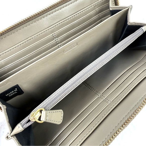 Coach Ashley Wallet Bronze Gold Zip Around Organizer Clutch Liq New - Picture 6 of 10